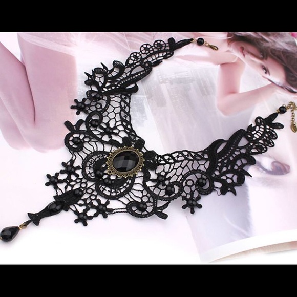 NEW Vintage lace with a Vitoria. flare Neckace - Picture 6 of 6